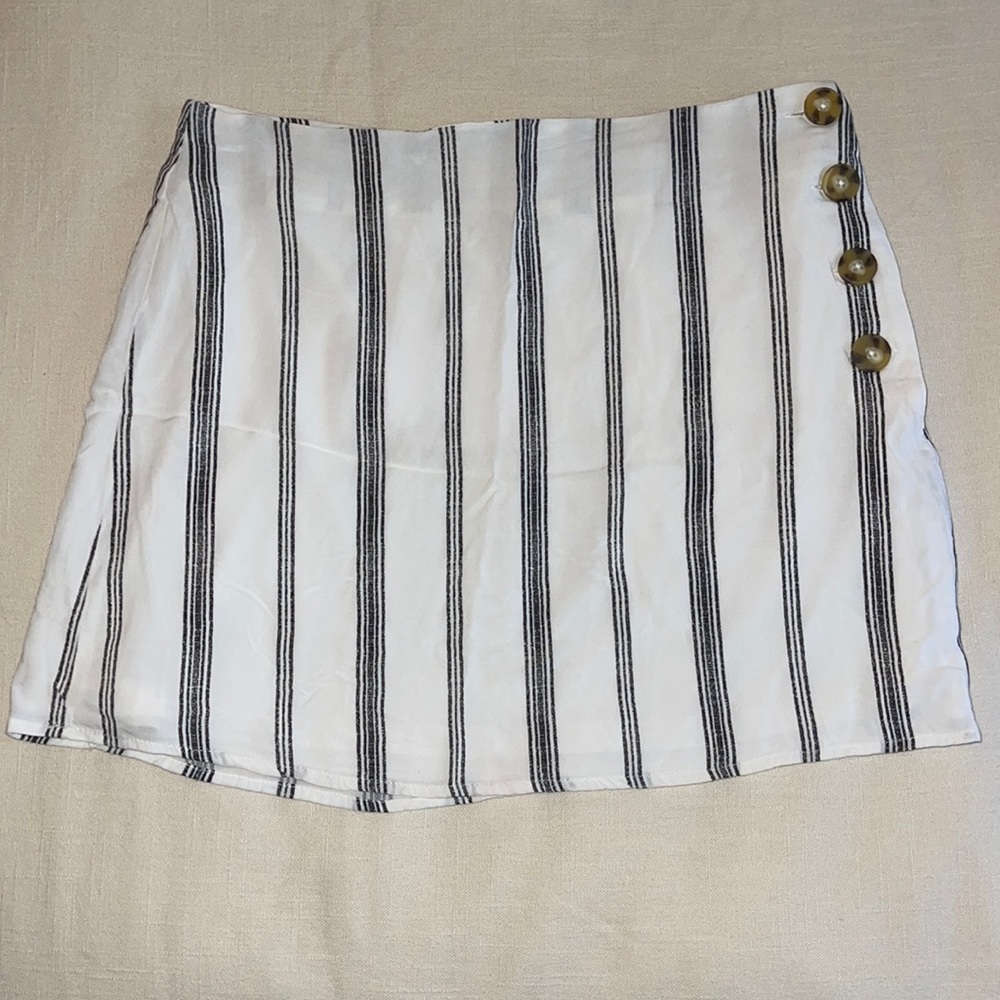 Ivy & Main Mini Skirt